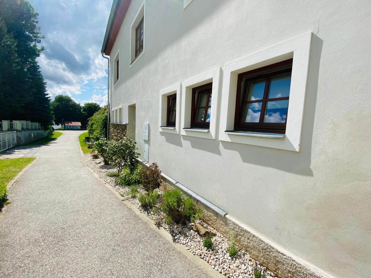 Apartmany V Ulicce Frymburk Luaran gambar